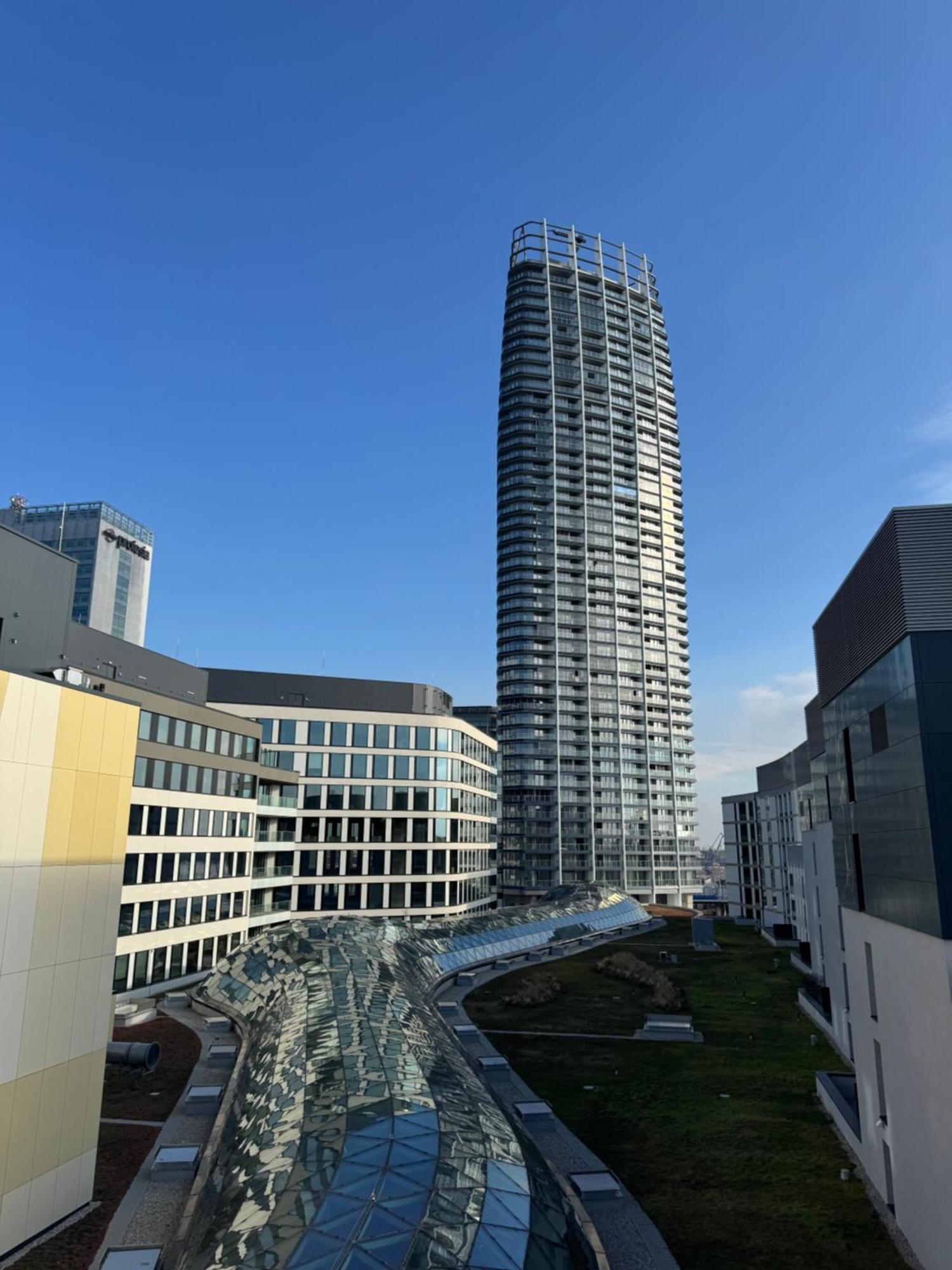 Eurovea Tower River View Down Town Pozsony